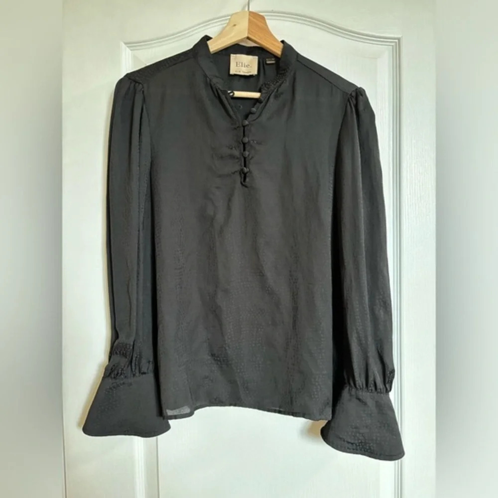 TAHARI Blouse